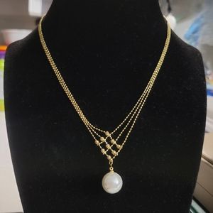 Multilayer Pearl Necklace